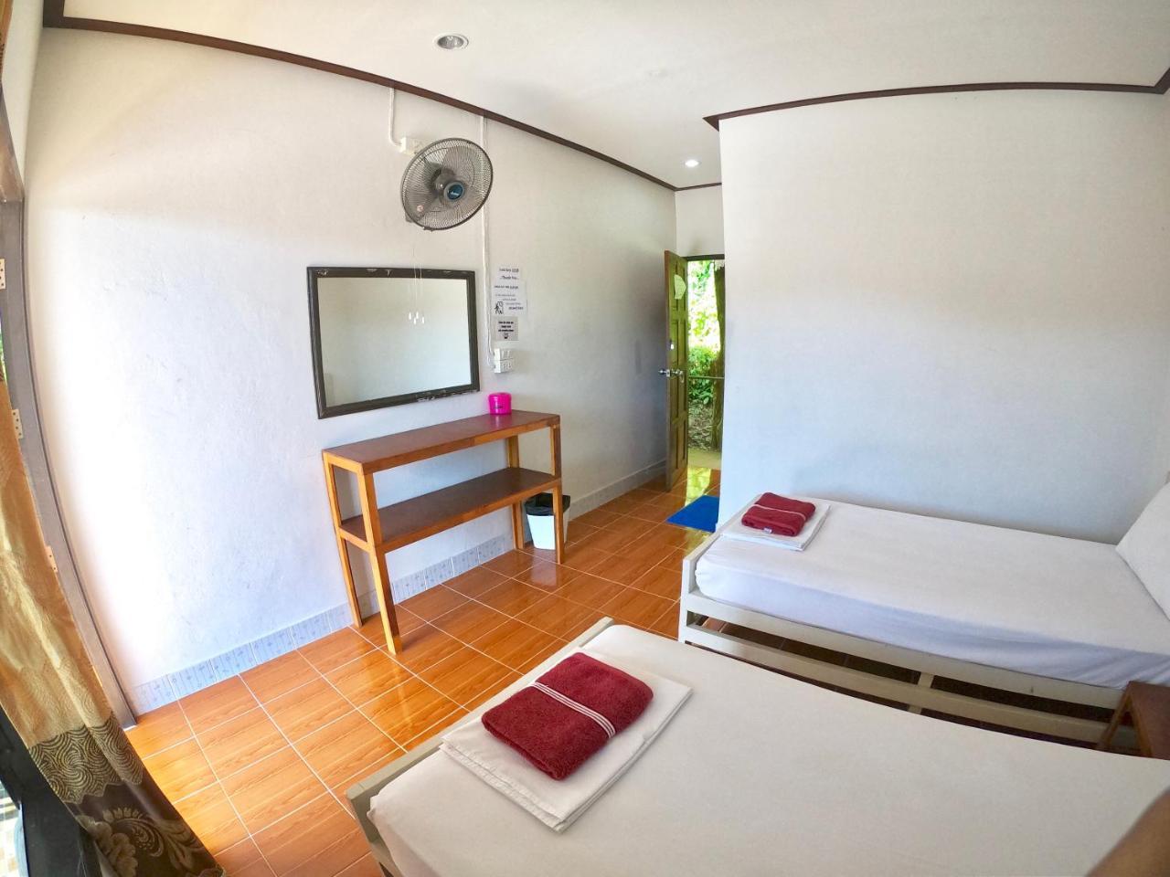 Tapear Resort Phi Phi Don Exterior photo